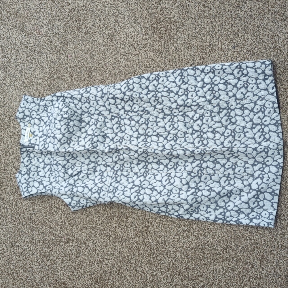Calvin Klein 12p brocade silver and grey sheath dress sleeveless darted